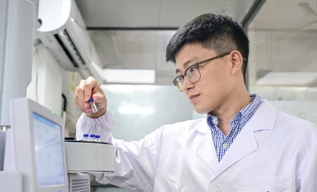 我校四位教師榮獲第九屆“福建省優秀科技工作者”稱號，生物基材料技術研發成果豐碩